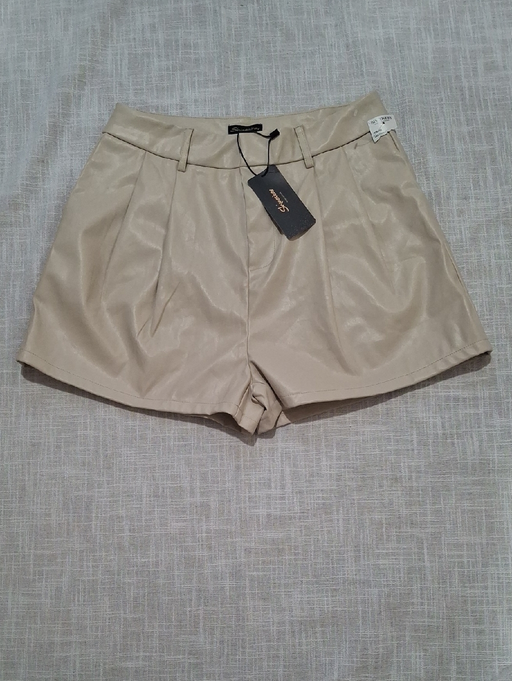 N.W.TShinestar Cream High-Waist Pleated Tailored Women's Shorts Size M